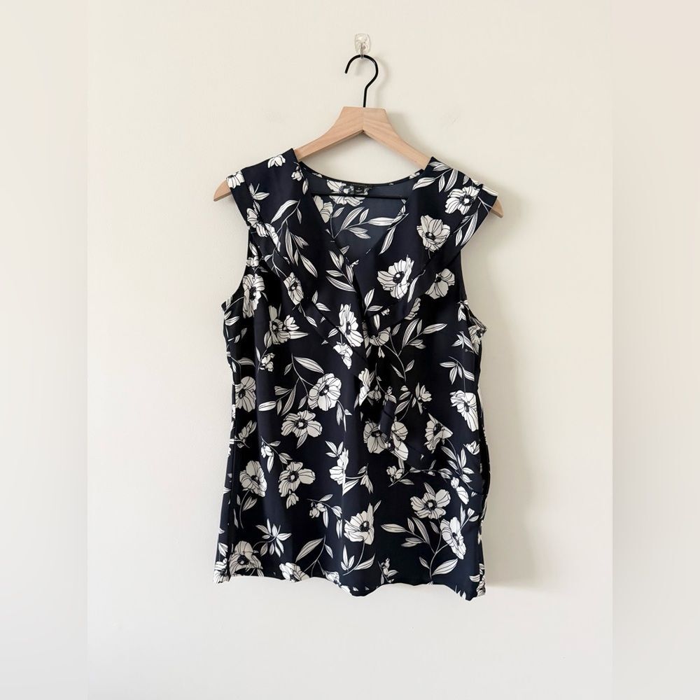 Ann Taylor Navy White Floral Ruffle Sleeveless Blouse Size 10